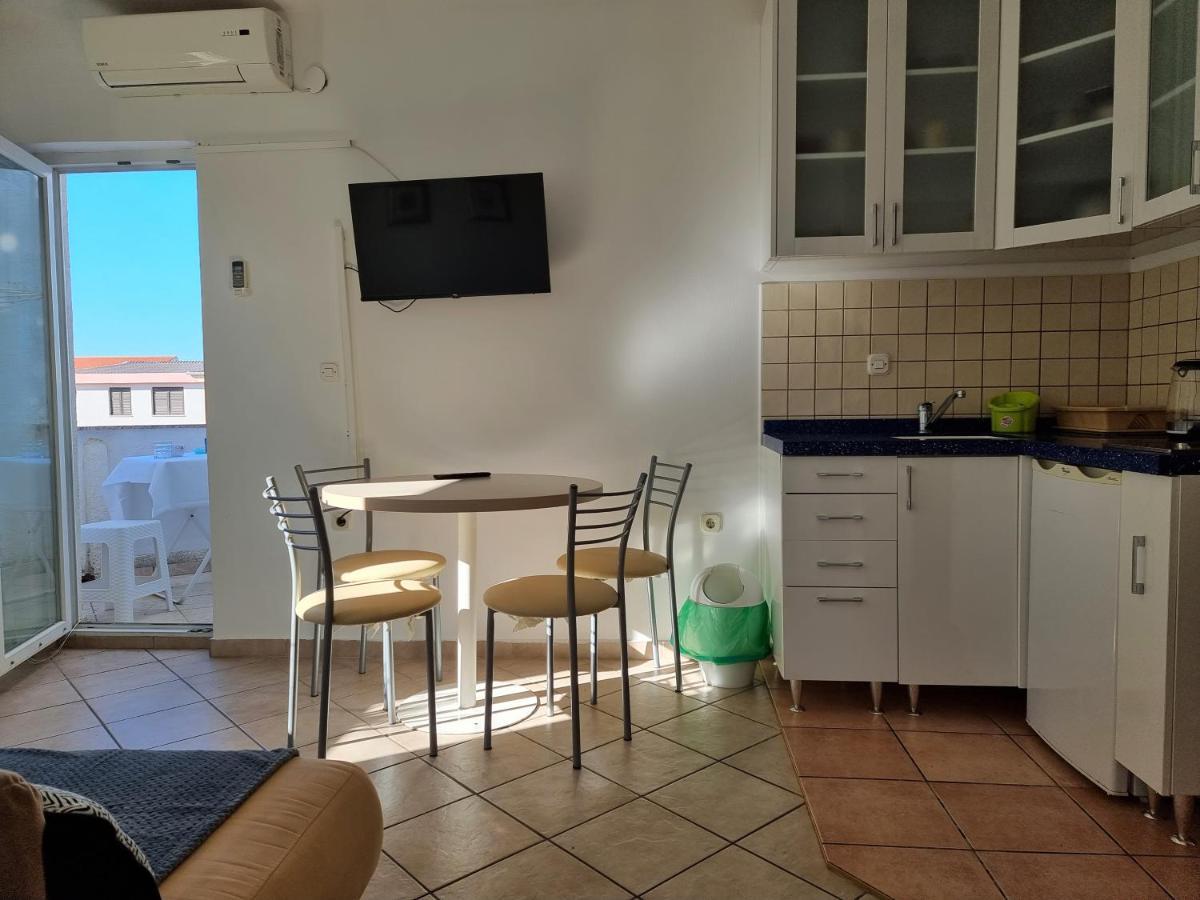 Apartment Aqua Near The City Beach Novalja Zimmer foto